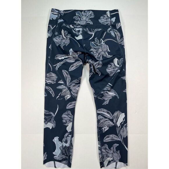 NWOT Athleta Floral Sonic Capri Navy White Reflective Style 291787 Size Medium - Picture 4 of 10